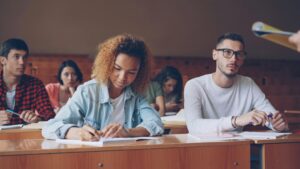 studenci na wykładzie
